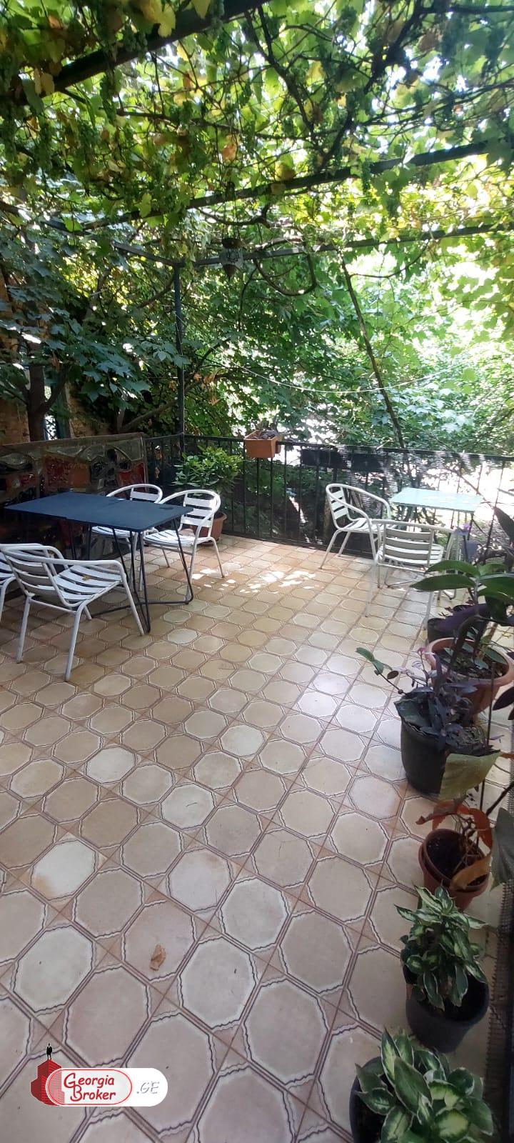 ქირავდება ახალი გარემონტებული 6 ოთახიანი ბინა ვერის პარკთან